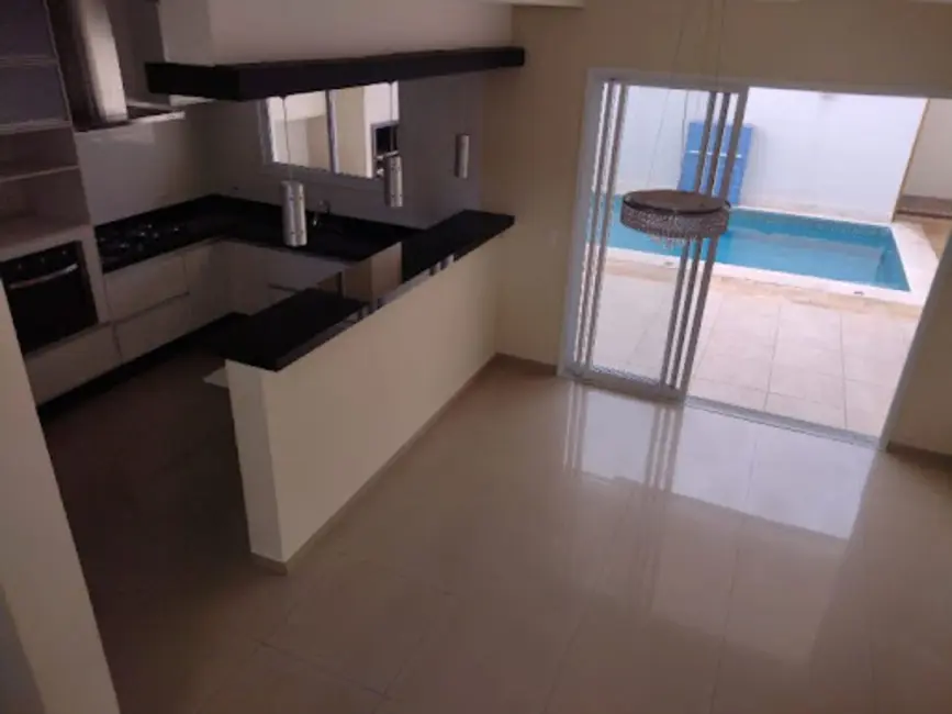 Foto 1 de Sobrado com 3 quartos à venda, 200m2 em Wanel Ville, Sorocaba - SP