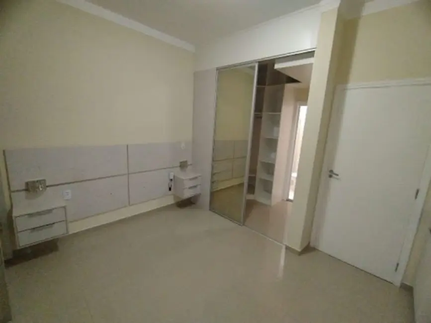 Sobrado com 3 quartos à venda, 200m2 em Wanel Ville, Sorocaba - SP - imagem 5 Foto 5 de Sobrado com 3 quartos à venda, 200m2 em Wanel Ville, Sorocaba - SP