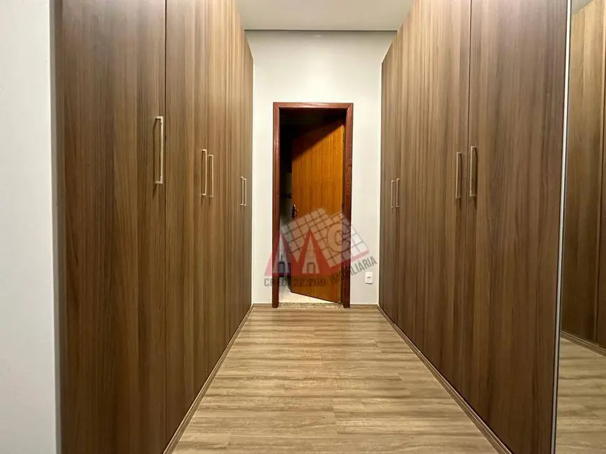 Sobrado com 4 quartos à venda, 200m2 em Wanel Ville, Sorocaba - SP - imagem 7 Foto 7 de Sobrado com 4 quartos à venda, 200m2 em Wanel Ville, Sorocaba - SP
