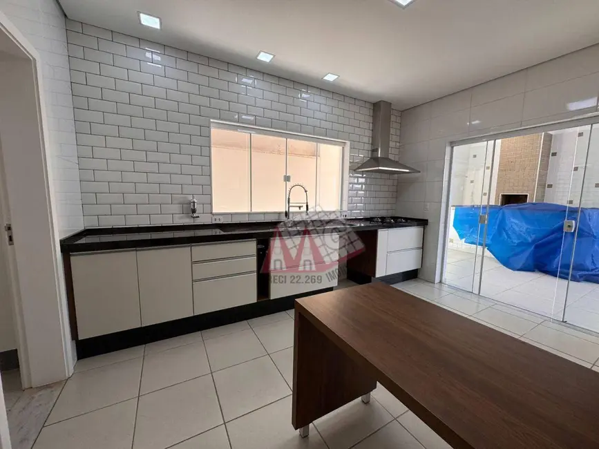 Sobrado com 5 quartos à venda, 360m2 em Jardim Residencial Tivoli Park, Sorocaba - SP - imagem 5 Foto 5 de Sobrado com 5 quartos à venda, 360m2 em Jardim Residencial Tivoli Park, Sorocaba - SP