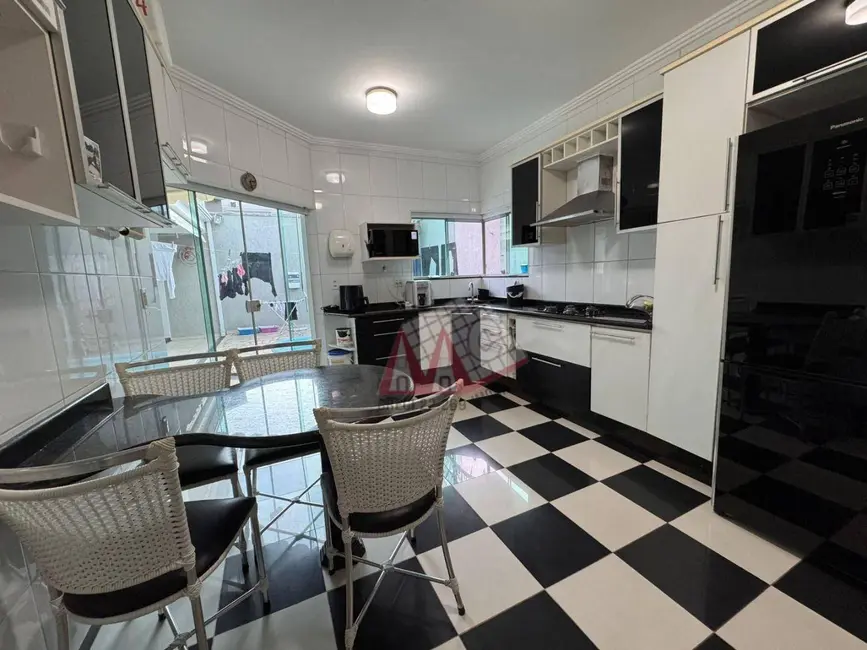 Sobrado com 3 quartos à venda, 250m2 em Sorocaba - SP - imagem 7 Foto 7 de Sobrado com 3 quartos à venda, 250m2 em Sorocaba - SP