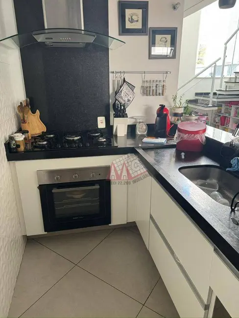 Sobrado com 3 quartos à venda, 200m2 em Wanel Ville, Sorocaba - SP - imagem 8 Foto 8 de Sobrado com 3 quartos à venda, 200m2 em Wanel Ville, Sorocaba - SP