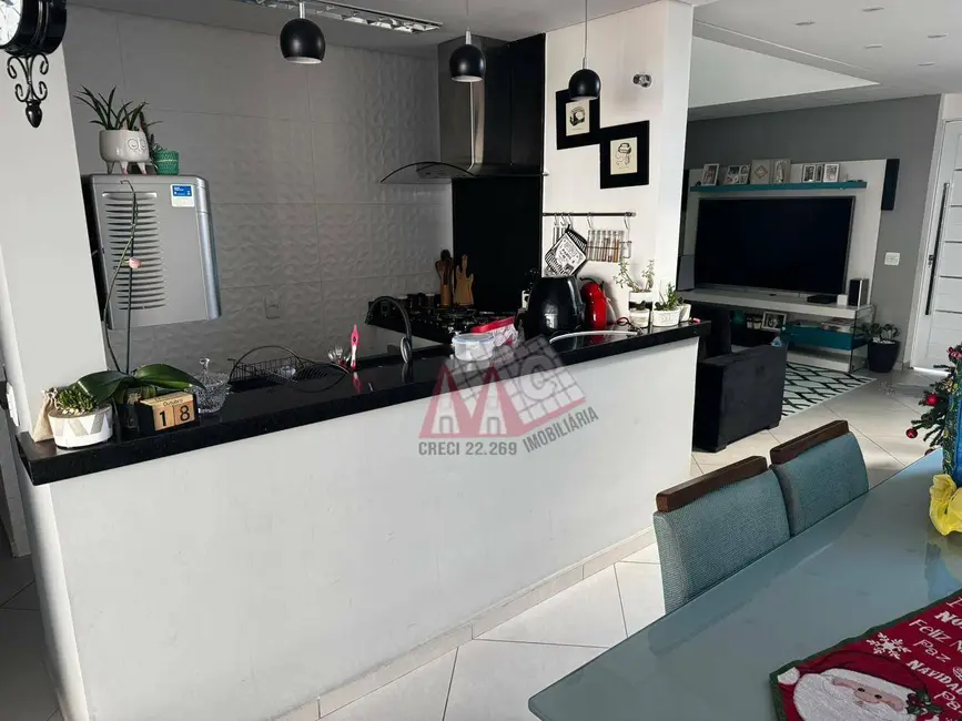 Sobrado com 3 quartos à venda, 200m2 em Wanel Ville, Sorocaba - SP - imagem 4 Foto 4 de Sobrado com 3 quartos à venda, 200m2 em Wanel Ville, Sorocaba - SP