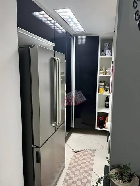 Sobrado com 3 quartos à venda, 200m2 em Wanel Ville, Sorocaba - SP - imagem 5 Foto 5 de Sobrado com 3 quartos à venda, 200m2 em Wanel Ville, Sorocaba - SP