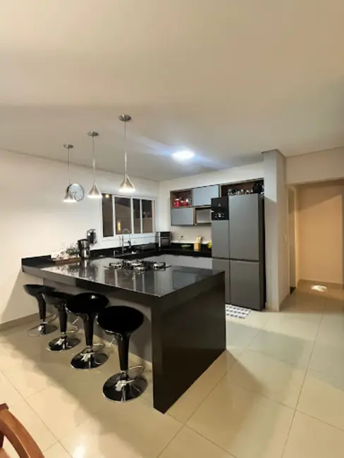 Sobrado com 3 quartos à venda, 250m2 em Wanel Ville, Sorocaba - SP - imagem 7 Foto 7 de Sobrado com 3 quartos à venda, 250m2 em Wanel Ville, Sorocaba - SP