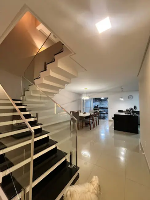 Sobrado com 3 quartos à venda, 250m2 em Wanel Ville, Sorocaba - SP - imagem 3 Foto 3 de Sobrado com 3 quartos à venda, 250m2 em Wanel Ville, Sorocaba - SP