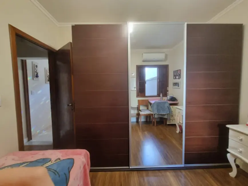 Casa de Condomínio com 3 quartos para alugar, 250m2 em Jardim Vila Inglesa, Sorocaba - SP - imagem 8 Foto 8 de Casa de Condomínio com 3 quartos para alugar, 250m2 em Jardim Vila Inglesa, Sorocaba - SP