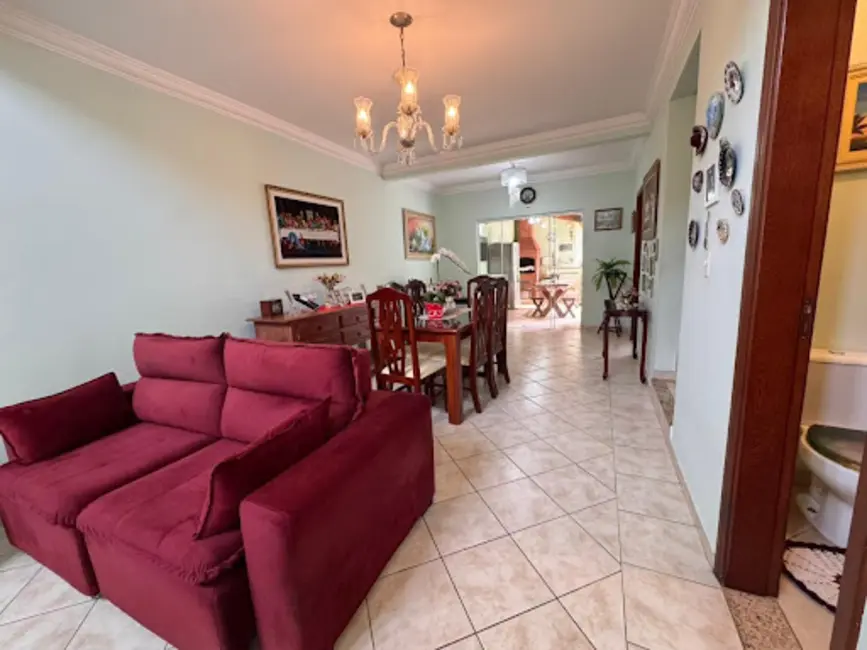 Sobrado com 3 quartos à venda, 250m2 em Parque Residencial Villa dos Inglezes, Sorocaba - SP - imagem 4 Foto 4 de Sobrado com 3 quartos à venda, 250m2 em Parque Residencial Villa dos Inglezes, Sorocaba - SP