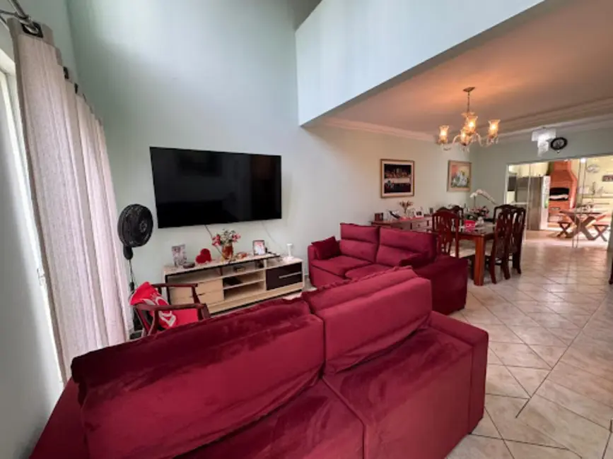 Sobrado com 3 quartos à venda, 250m2 em Parque Residencial Villa dos Inglezes, Sorocaba - SP - imagem 3 Foto 3 de Sobrado com 3 quartos à venda, 250m2 em Parque Residencial Villa dos Inglezes, Sorocaba - SP