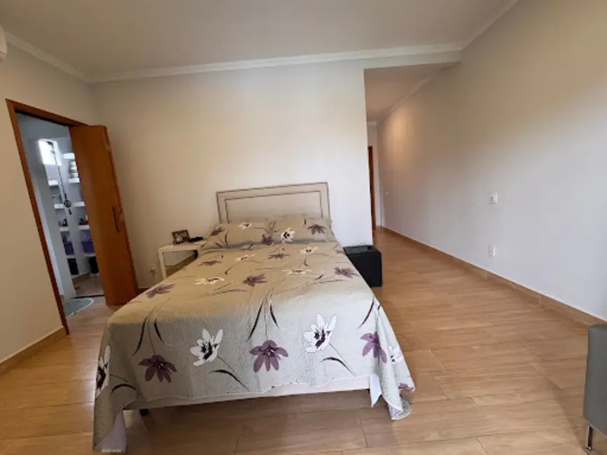 Foto 9 de Casa de Condomínio com 3 quartos à venda, 1000m2 em Aracoiaba Da Serra - SP