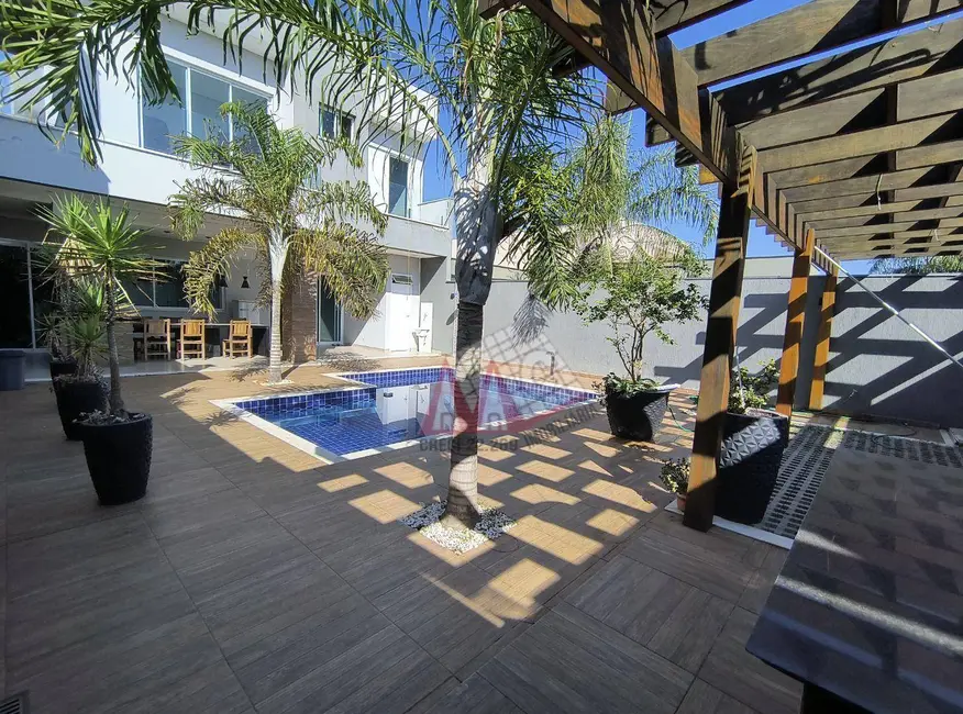 Foto 1 de Sobrado com 3 quartos à venda, 300m2 em Wanel Ville, Sorocaba - SP