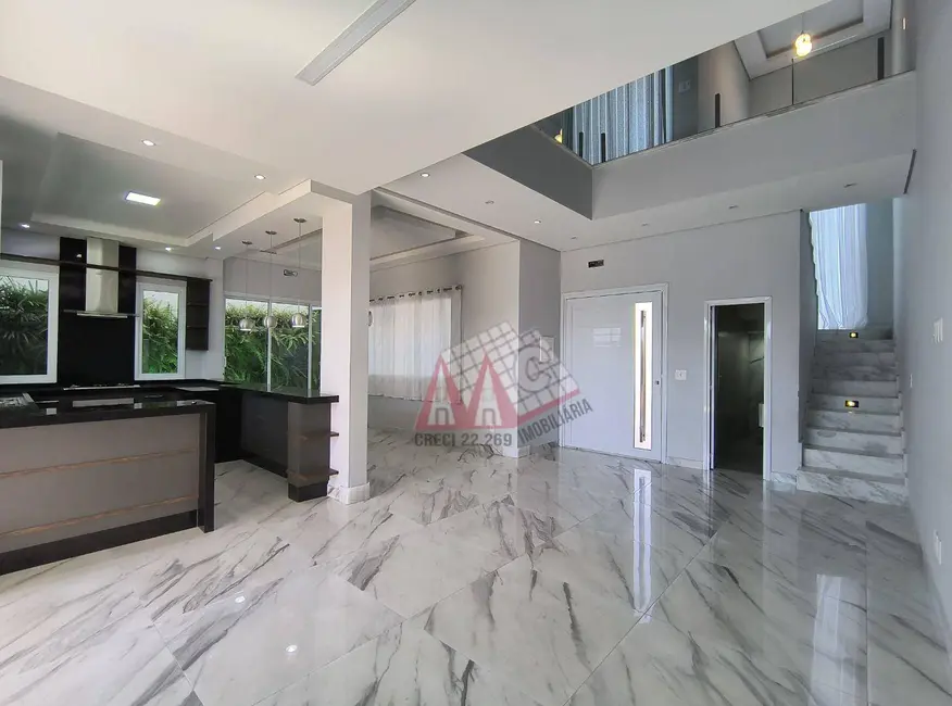 Sobrado com 3 quartos à venda, 300m2 em Wanel Ville, Sorocaba - SP - imagem 3 Foto 3 de Sobrado com 3 quartos à venda, 300m2 em Wanel Ville, Sorocaba - SP
