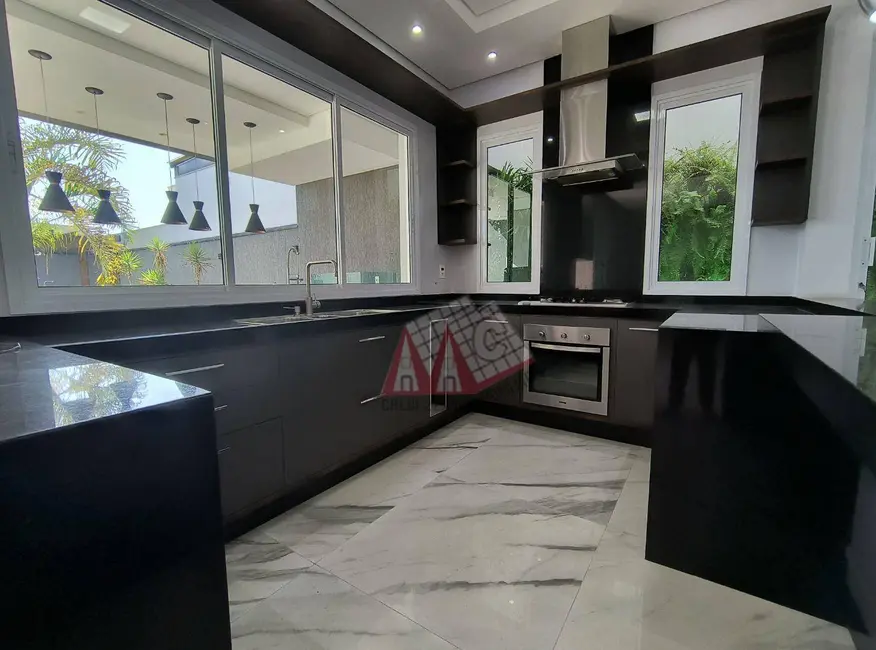 Sobrado com 3 quartos à venda, 300m2 em Wanel Ville, Sorocaba - SP - imagem 7 Foto 7 de Sobrado com 3 quartos à venda, 300m2 em Wanel Ville, Sorocaba - SP