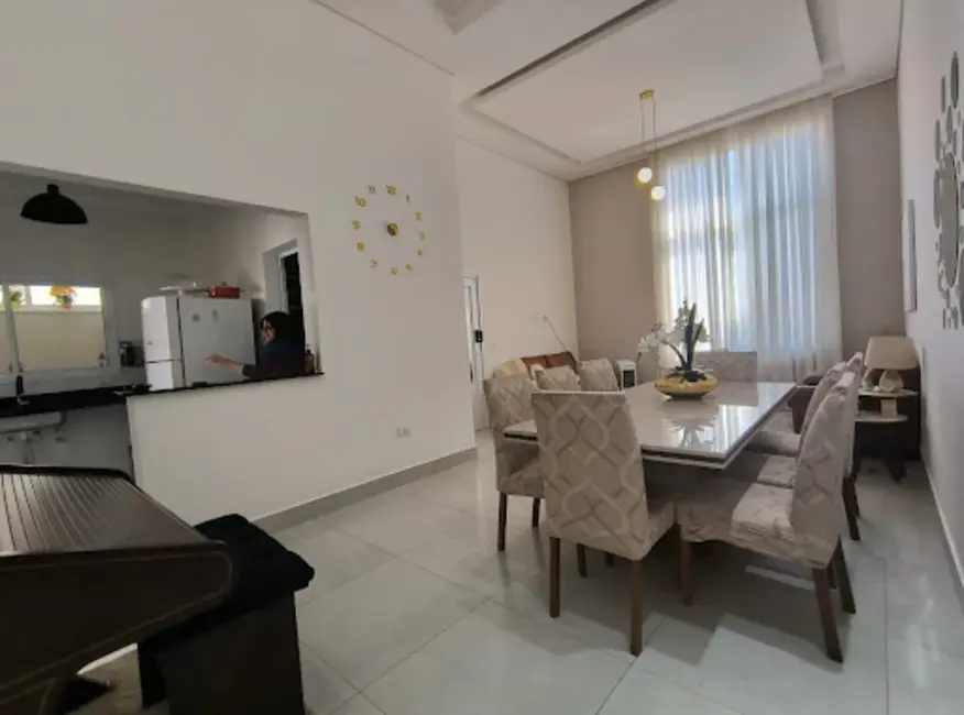 Casa de Condomínio com 3 quartos à venda, 200m2 em Wanel Ville, Sorocaba - SP - imagem 3 Foto 3 de Casa de Condomínio com 3 quartos à venda, 200m2 em Wanel Ville, Sorocaba - SP
