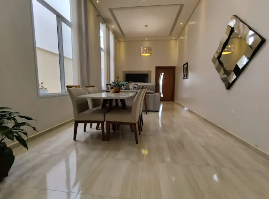 Casa de Condomínio com 3 quartos à venda, 300m2 em Wanel Ville, Sorocaba - SP - imagem 3 Foto 3 de Casa de Condomínio com 3 quartos à venda, 300m2 em Wanel Ville, Sorocaba - SP