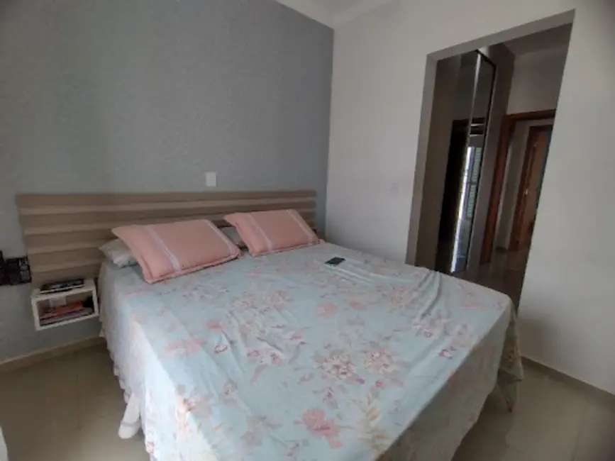 Sobrado com 3 quartos à venda e para alugar, 200m2 em Wanel Ville, Sorocaba - SP - imagem 8 Foto 8 de Sobrado com 3 quartos à venda e para alugar, 200m2 em Wanel Ville, Sorocaba - SP