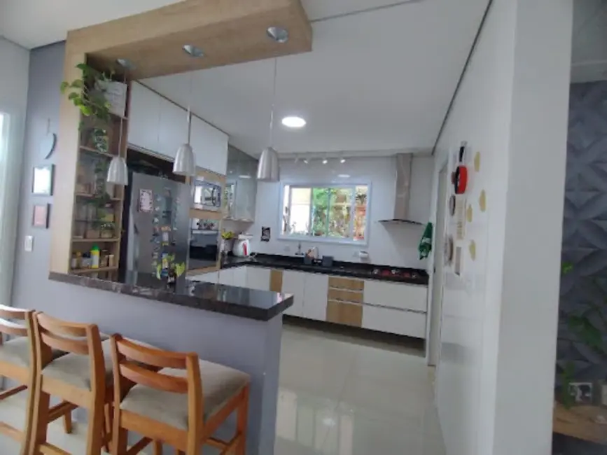 Sobrado com 3 quartos à venda e para alugar, 200m2 em Wanel Ville, Sorocaba - SP - imagem 4 Foto 4 de Sobrado com 3 quartos à venda e para alugar, 200m2 em Wanel Ville, Sorocaba - SP