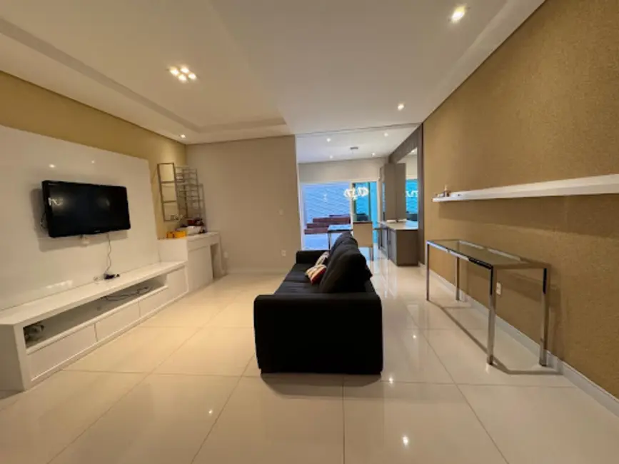 Foto 2 de Sobrado com 3 quartos à venda, 200m2 em Wanel Ville, Sorocaba - SP