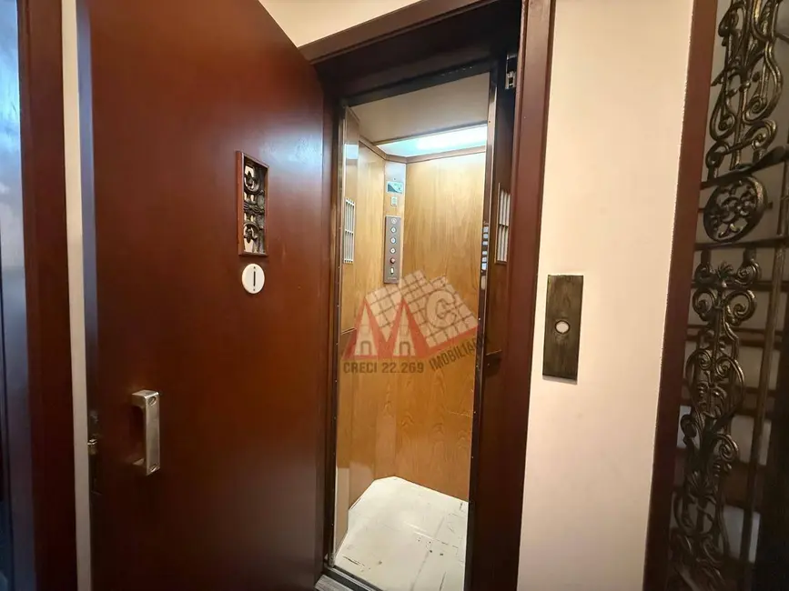 Sobrado com 3 quartos à venda, 390m2 em Jardim Santa Rosália, Sorocaba - SP - imagem 5 Foto 5 de Sobrado com 3 quartos à venda, 390m2 em Jardim Santa Rosália, Sorocaba - SP