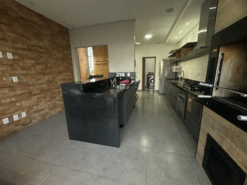 Casa de Condomínio com 3 quartos para alugar, 300m2 em Sorocaba - SP - imagem 3 Foto 3 de Casa de Condomínio com 3 quartos para alugar, 300m2 em Sorocaba - SP