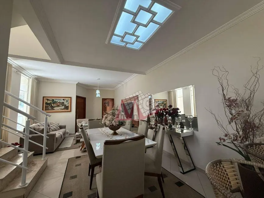 Sobrado com 4 quartos à venda, 200m2 em Wanel Ville, Sorocaba - SP - imagem 5 Foto 5 de Sobrado com 4 quartos à venda, 200m2 em Wanel Ville, Sorocaba - SP