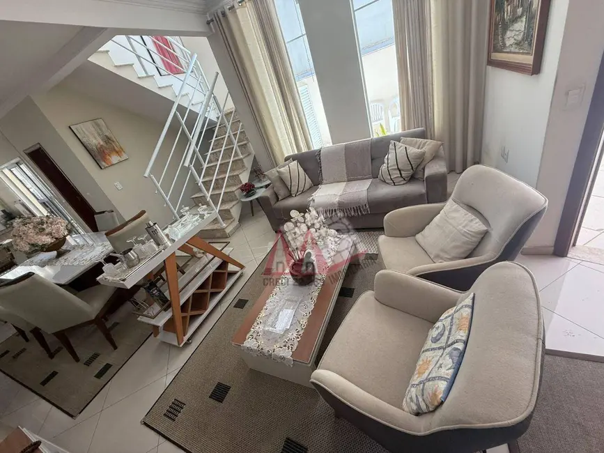 Sobrado com 4 quartos à venda, 200m2 em Wanel Ville, Sorocaba - SP - imagem 4 Foto 4 de Sobrado com 4 quartos à venda, 200m2 em Wanel Ville, Sorocaba - SP