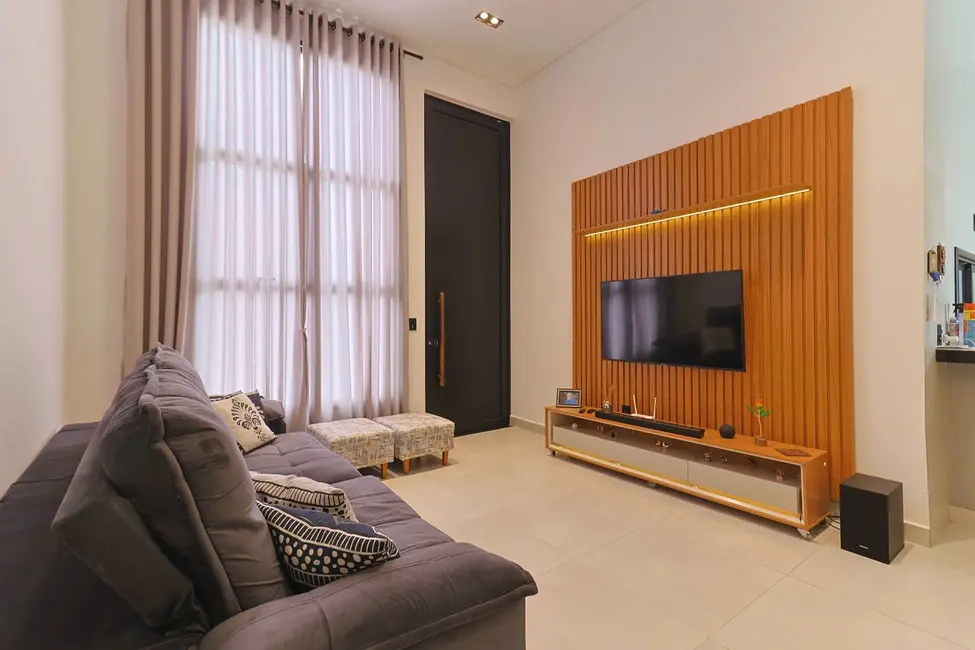 Casa de Condomínio com 3 quartos à venda, 200m2 em Sorocaba - SP - imagem 3 Foto 3 de Casa de Condomínio com 3 quartos à venda, 200m2 em Sorocaba - SP