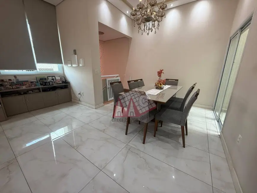 Sobrado com 3 quartos à venda, 250m2 em Wanel Ville, Sorocaba - SP - imagem 5 Foto 5 de Sobrado com 3 quartos à venda, 250m2 em Wanel Ville, Sorocaba - SP