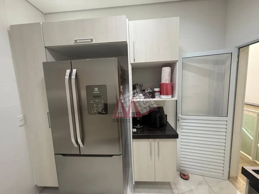 Sobrado com 3 quartos à venda, 250m2 em Wanel Ville, Sorocaba - SP - imagem 9 Foto 9 de Sobrado com 3 quartos à venda, 250m2 em Wanel Ville, Sorocaba - SP