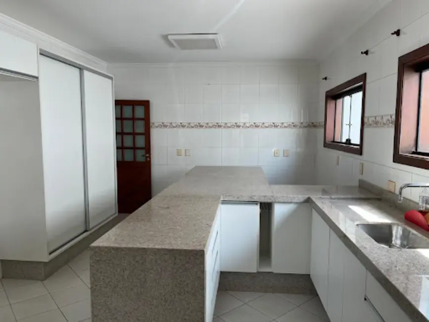 Sobrado com 4 quartos à venda, 375m2 em Iporanga, Sorocaba - SP - imagem 5 Foto 5 de Sobrado com 4 quartos à venda, 375m2 em Iporanga, Sorocaba - SP