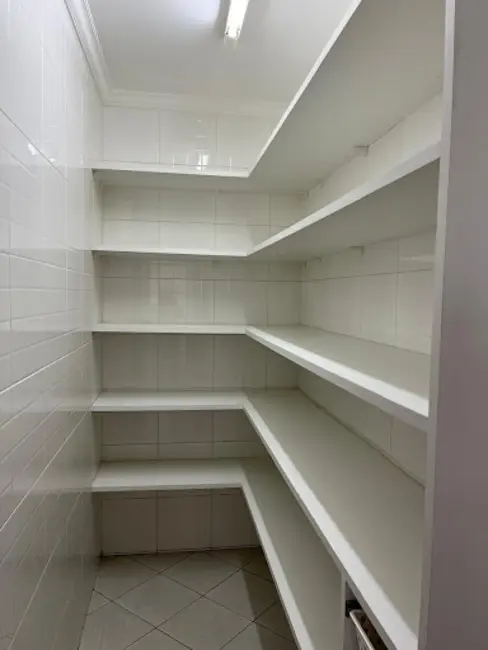 Sobrado com 4 quartos à venda, 375m2 em Iporanga, Sorocaba - SP - imagem 7 Foto 7 de Sobrado com 4 quartos à venda, 375m2 em Iporanga, Sorocaba - SP
