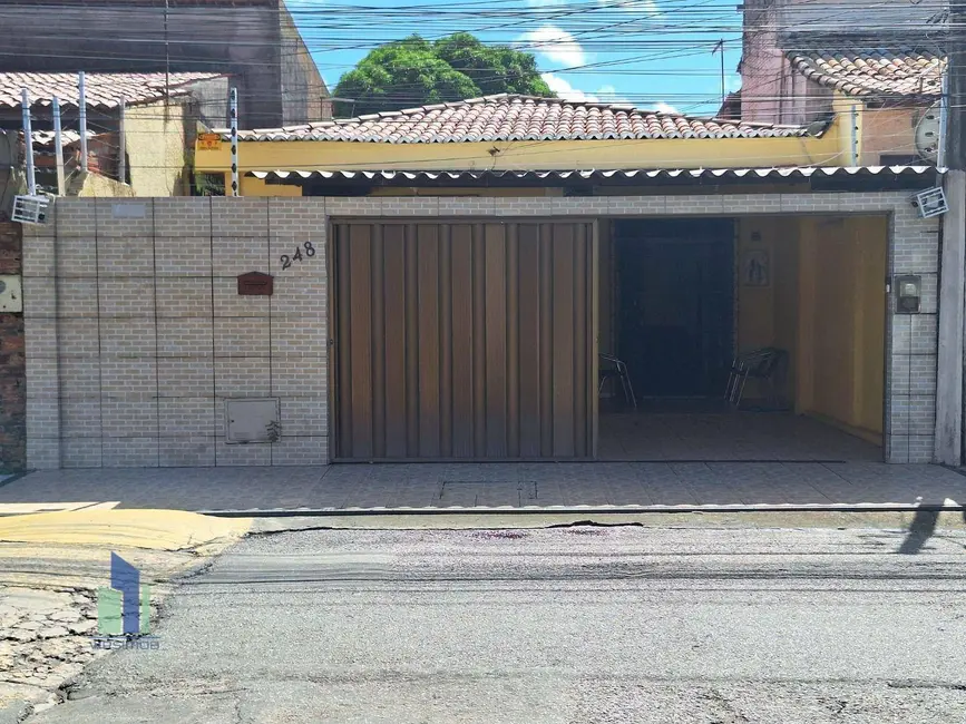 Foto 1 de Casa com 3 quartos à venda, 145m2 em Vila Peri, Fortaleza - CE