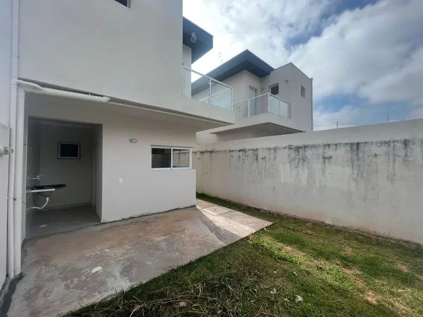 Foto 2 de Sobrado com 3 quartos à venda, 132m2 em Cotia - SP