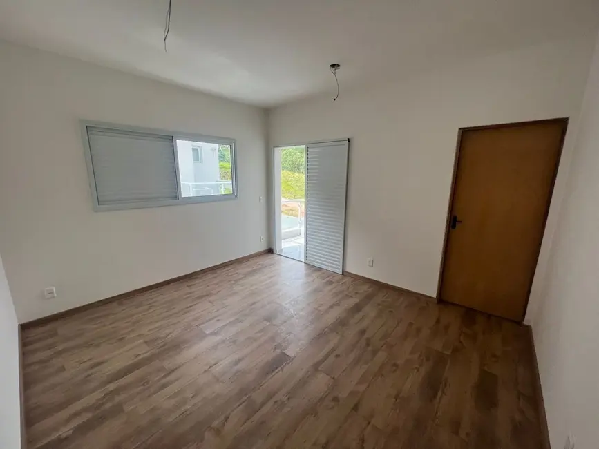 Sobrado com 3 quartos à venda, 132m2 em Cotia - SP - imagem 7 Foto 7 de Sobrado com 3 quartos à venda, 132m2 em Cotia - SP