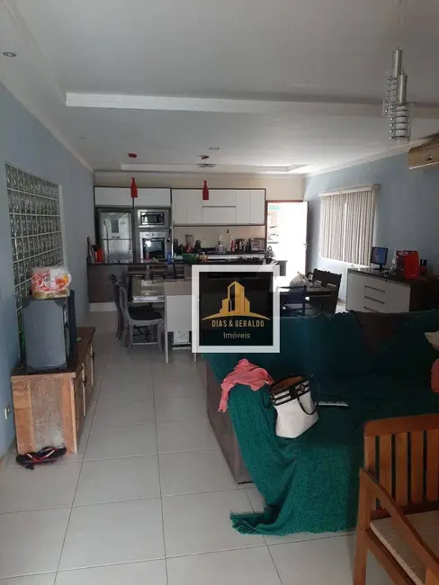 Foto 8 de Casa com 3 quartos à venda, 700m2 em Jardim Britânia, Caraguatatuba - SP