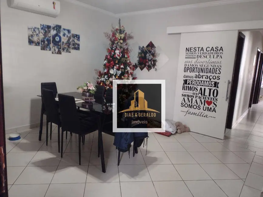 Foto 3 de Casa com 3 quartos à venda, 250m2 em Sao Jose Dos Campos - SP