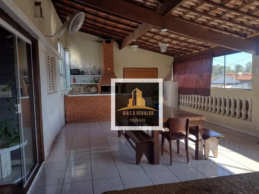 Foto 4 de Casa com 4 quartos à venda, 250m2 em Sao Jose Dos Campos - SP