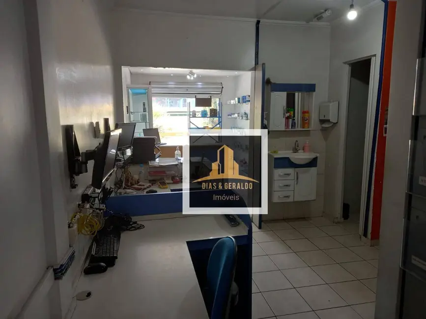 Casa com 2 quartos à venda, 150m2 em Sao Jose Dos Campos - SP - imagem 2 Foto 2 de Casa com 2 quartos à venda, 150m2 em Sao Jose Dos Campos - SP