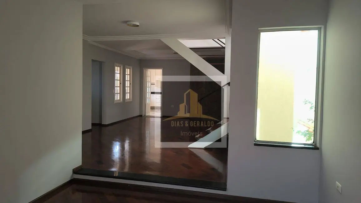 Foto 9 de Sobrado com 5 quartos para alugar, 250m2 em Sao Jose Dos Campos - SP