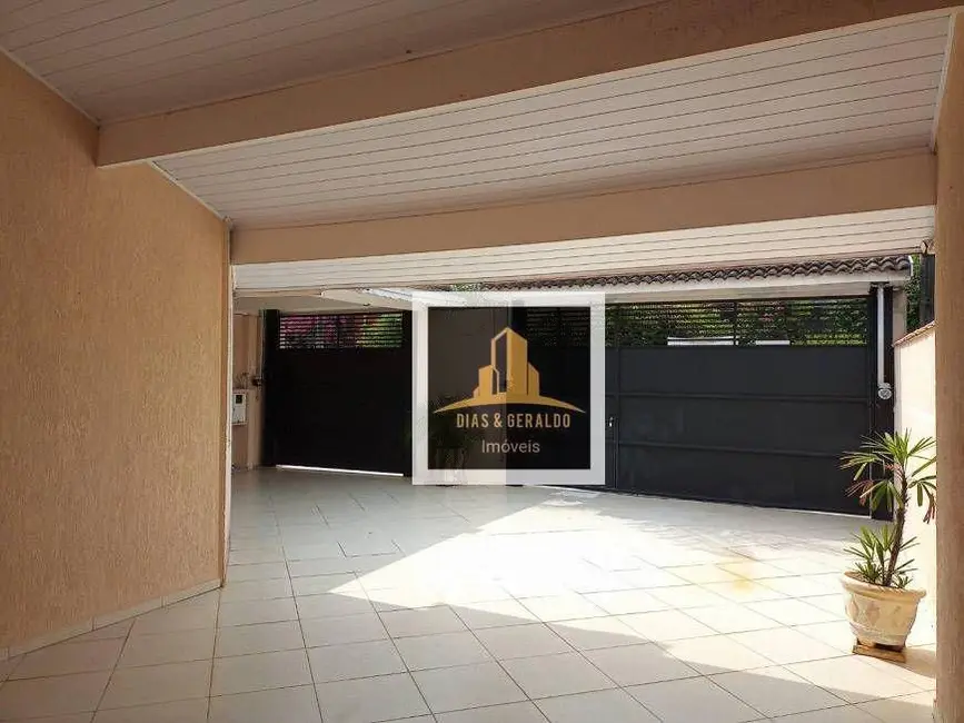 Foto 5 de Sobrado com 4 quartos para alugar, 250m2 em Sao Jose Dos Campos - SP