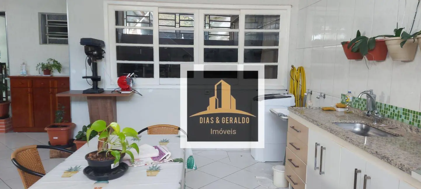 Foto 4 de Casa com 3 quartos à venda, 300m2 em Sao Jose Dos Campos - SP