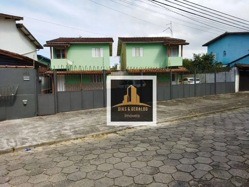 Foto 3 de Sobrado com 2 quartos à venda, 54m2 em Martim de Sá, Caraguatatuba - SP