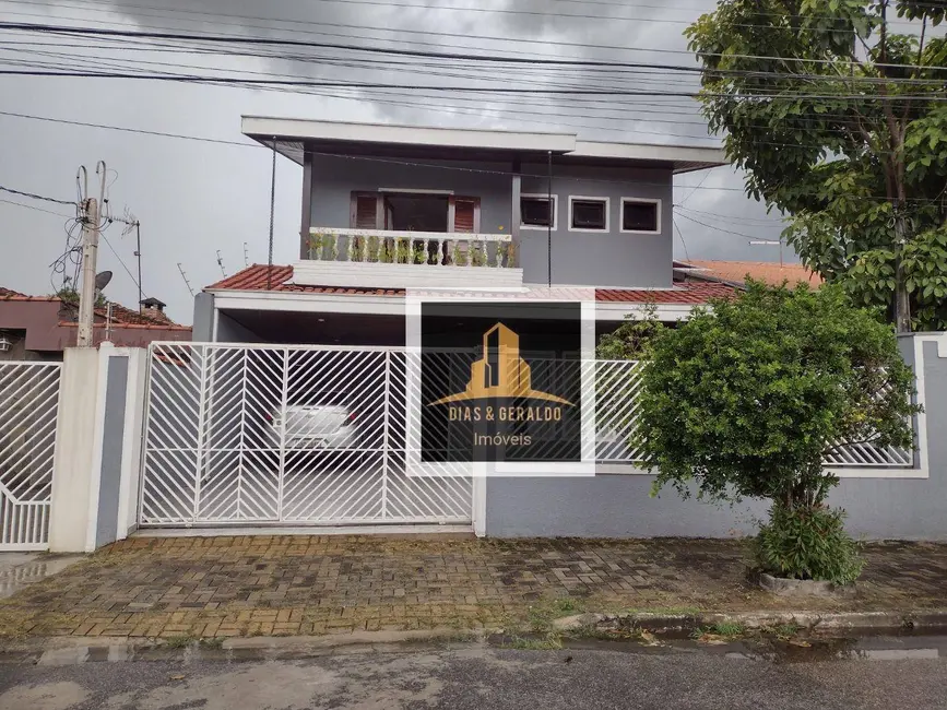Foto 1 de Sobrado com 5 quartos à venda, 250m2 em Sao Jose Dos Campos - SP