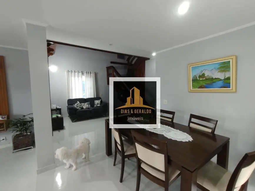 Foto 8 de Sobrado com 5 quartos à venda, 250m2 em Sao Jose Dos Campos - SP