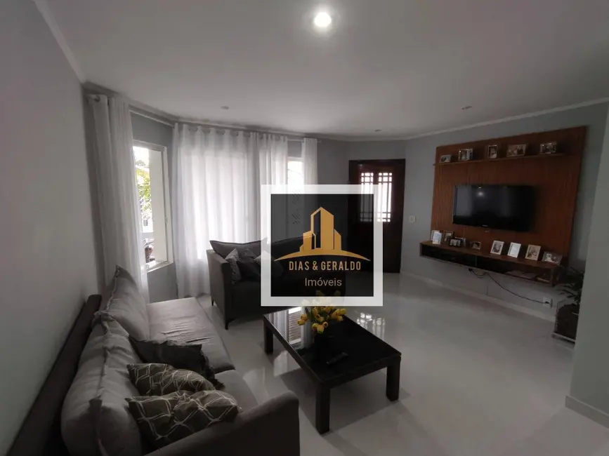 Foto 7 de Sobrado com 5 quartos à venda, 250m2 em Sao Jose Dos Campos - SP