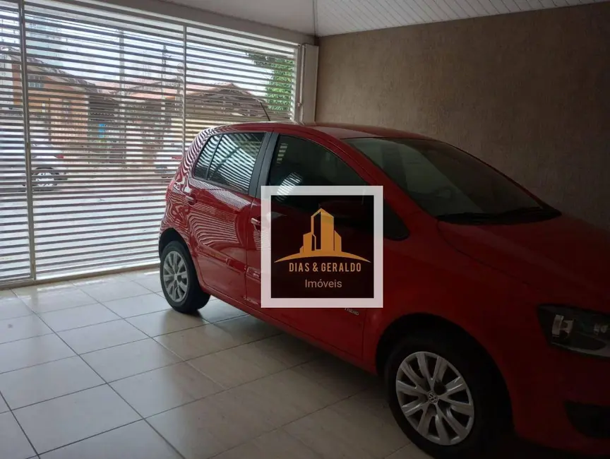 Foto 2 de Casa com 3 quartos à venda, 150m2 em Sao Jose Dos Campos - SP