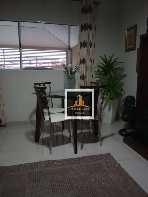 Foto 6 de Casa com 3 quartos à venda, 150m2 em Sao Jose Dos Campos - SP