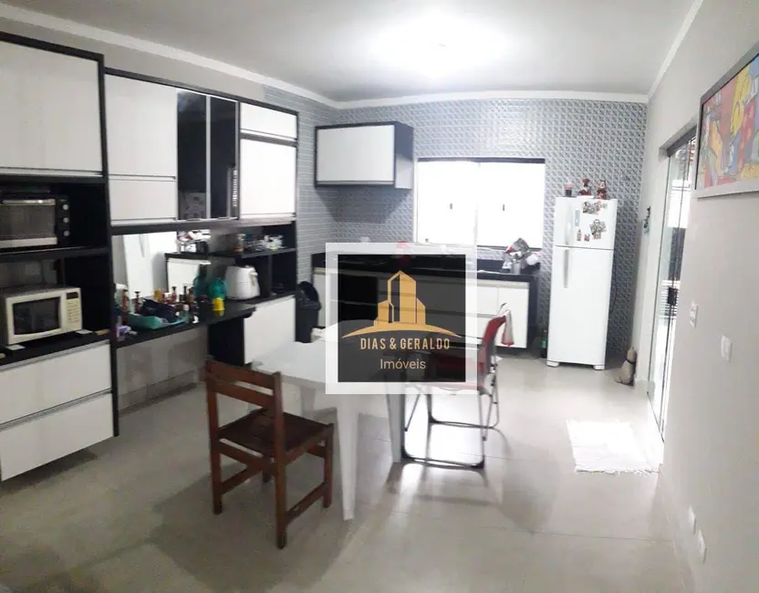 Foto 2 de Casa com 2 quartos à venda, 140m2 em Residencial Santa Paula, Jacarei - SP
