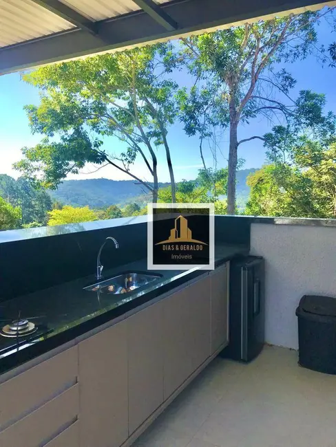 Foto 4 de Chácara com 8 quartos à venda, 6000m2 em Chácaras Condomínio Recanto Pássaros II, Jacarei - SP