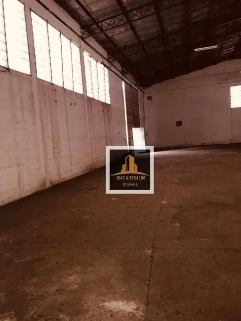 Armazém / Galpão para alugar, 1000m2 em Sao Jose Dos Campos - SP - imagem 3 Foto 3 de Armazém / Galpão para alugar, 1000m2 em Sao Jose Dos Campos - SP